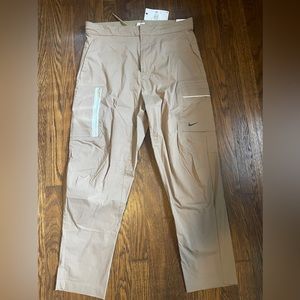 Nike Sportswear Style Essentials Unlined Cargo Pants